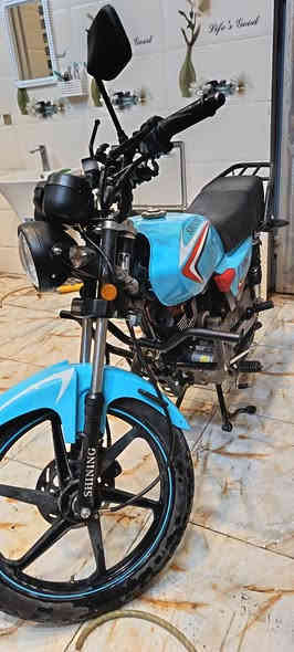 دراجه شايننك مرقم بغداد موديل 2023 طالعة من المعرض سنة 2025 صارلي 3 أشهر من اشتريتها  برغي مامفتوح بيها
رقم وسنويه بأسمي التحويل شوكت مايعجبك السعر 1750 وبيها مجال بسيط الدراجه جديدة بكل معنى الكلمه
*********** واتساب مكاني بغداد البلديات
