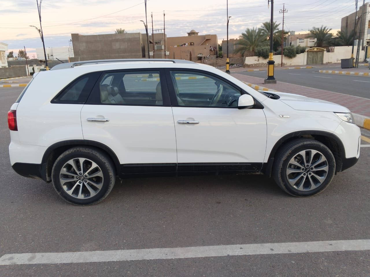 سلام عليكم  سورنتو للبيع موديل 2015 السياره خليجي  كفاله عامه من كلشي مواصفاته نص فول باسمي رقم بغداد تحويل ثاني يوم مكان السياره محافضه الانبار الرمادي 
سعر198ورقه  وبيه مجال تعال وبيك خيز وتدلل 
رقمي ***********
