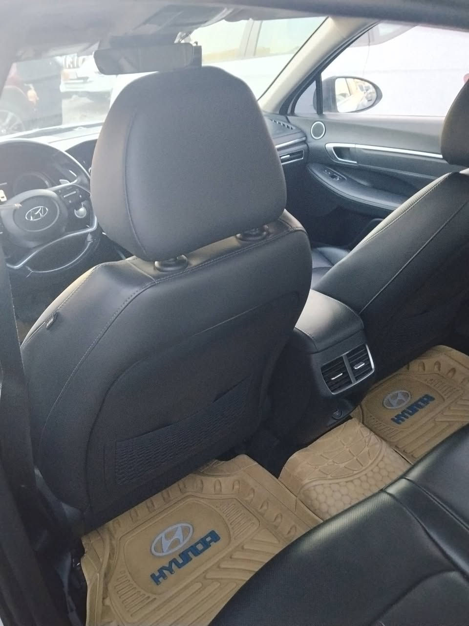 سوناتا للبيع موديل 22 فول مواصفات ماعدا البانوراما
وارد كوري 
مكفوله عدا شبر صبغ بطارف البنيد
السياره باسمي شخصيا 
مكان السياره المحموديه
***********
***********
السعر 185
