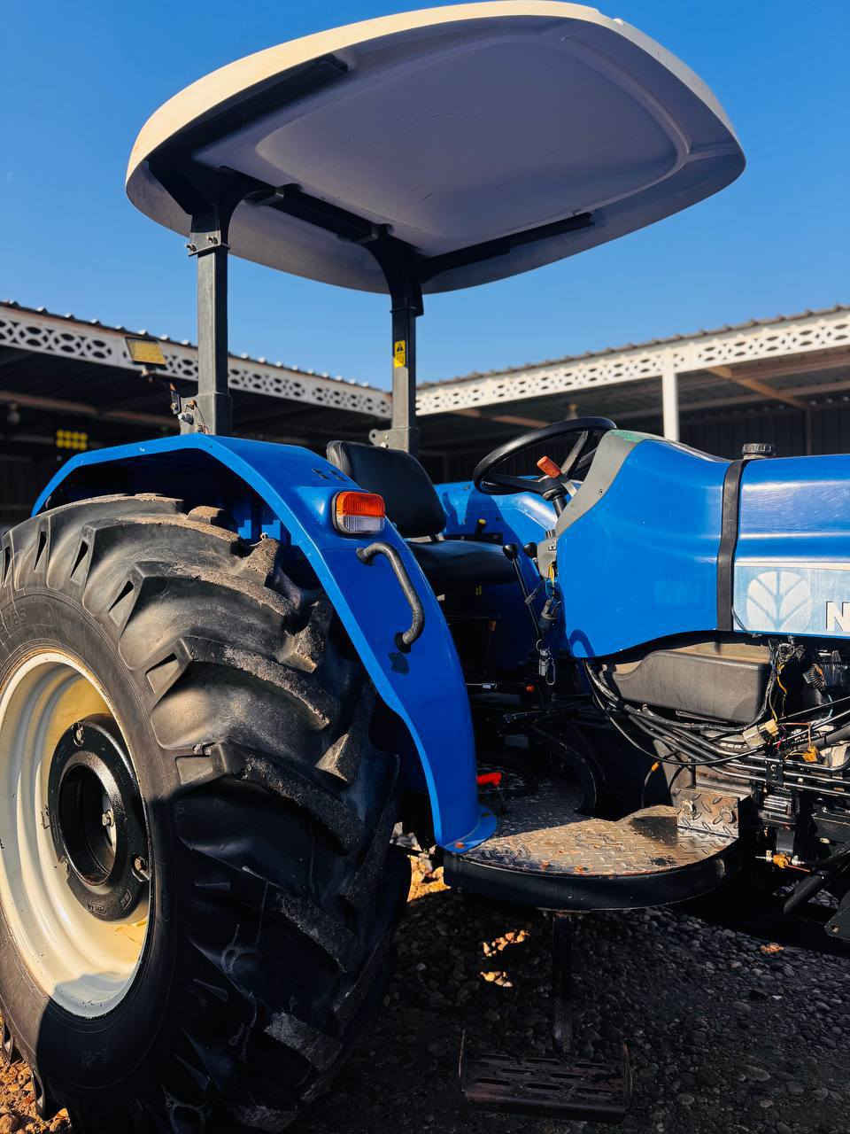 السلام عليكم 
نيو هولند حجم 80
موديل 2016 
مكينه جديده 
رقم ديالى 
العنوان واسط شيخ سعد 
الاتصال 
***********
***********
