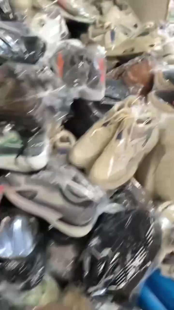 حذاء رجالي فول موديلت 
واتساب ***********
يوجد توصيل 🚚
