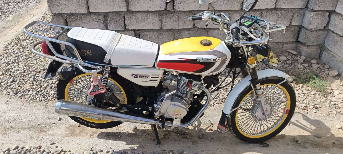 السلام عليكم ماطور تايكر باب اول وزن ثقيل ابو النمر  مامفتوح شرط نشاط فول نضافه كدام العين السعر 550 وبي مجال قليل ‏‪***********‬‏ موديل 2020
