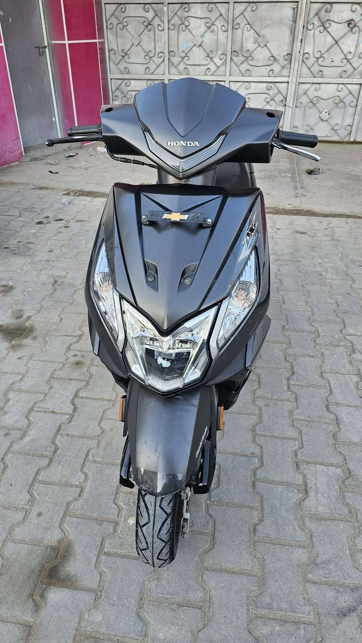 سلام عليكم
هوندا Dxr 2022 دراجه جاهزه من كلشي 
مكان الدراجه السماوه شارع الصياغ مقابيل بيت ال ايدام للاتصال ***********
