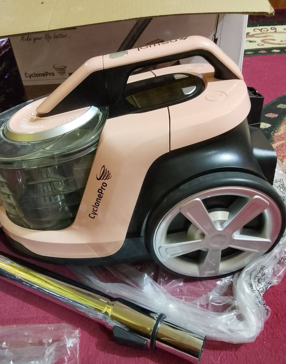 مكنسة كهربائية للبيع 🧹✨
نوع: CyclonePro
حالتها: جديدة تماماً مع جميع الملحقات
✔️ قوة سحب قوية
✔️ عملية وخفيفة وسهلة الاستخدام
✔️ مناسبة لكل أنواع الأرضيات
💰 السعر: 100 (بي مجال بسيط)
📍 التسليم: حسب الاتفاق
📩 للجادين فقط مراسلة خاص


**إذا كنت صاحب هذا الإعلان وتريد حذفه لأي سبب، رجاءا أرسل رسالة إلى الدعم الفني**