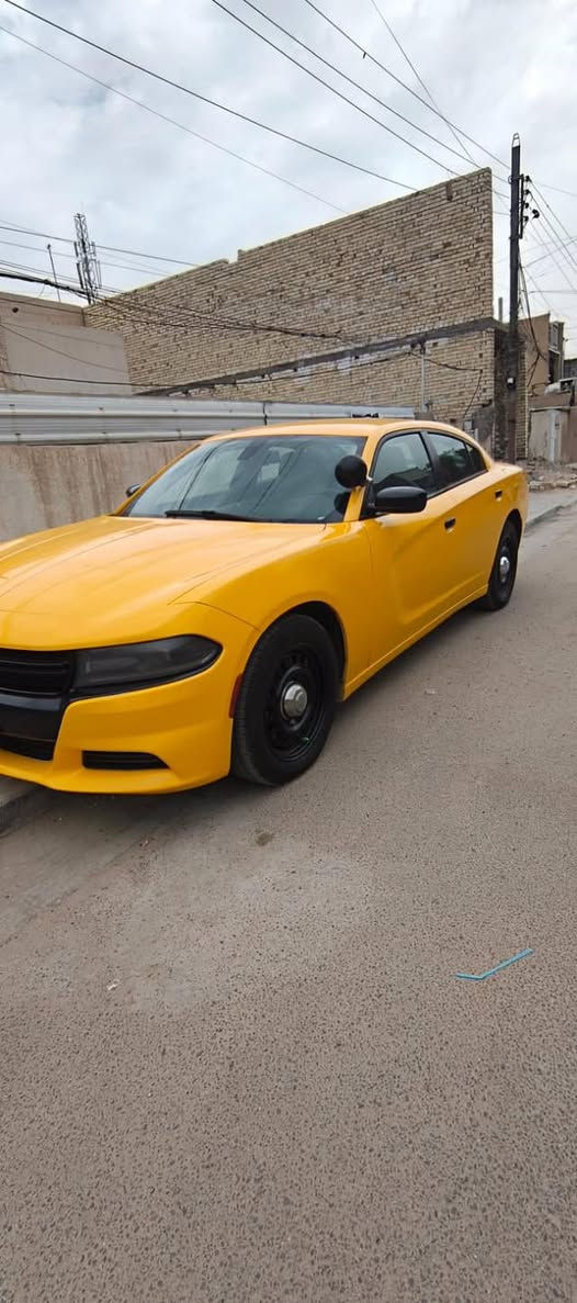 جارجر بوليسي  موديل ٢٠١٩
محرك ٣٦٠٠ شادين
ماشية ٢٢٢ الف كم
تبديل جاملغ وبنيد وباب الخلفي عكس السايق
السعر ١٧٠ ورقة  وبيها مجال
واتس او اتصال ***********
