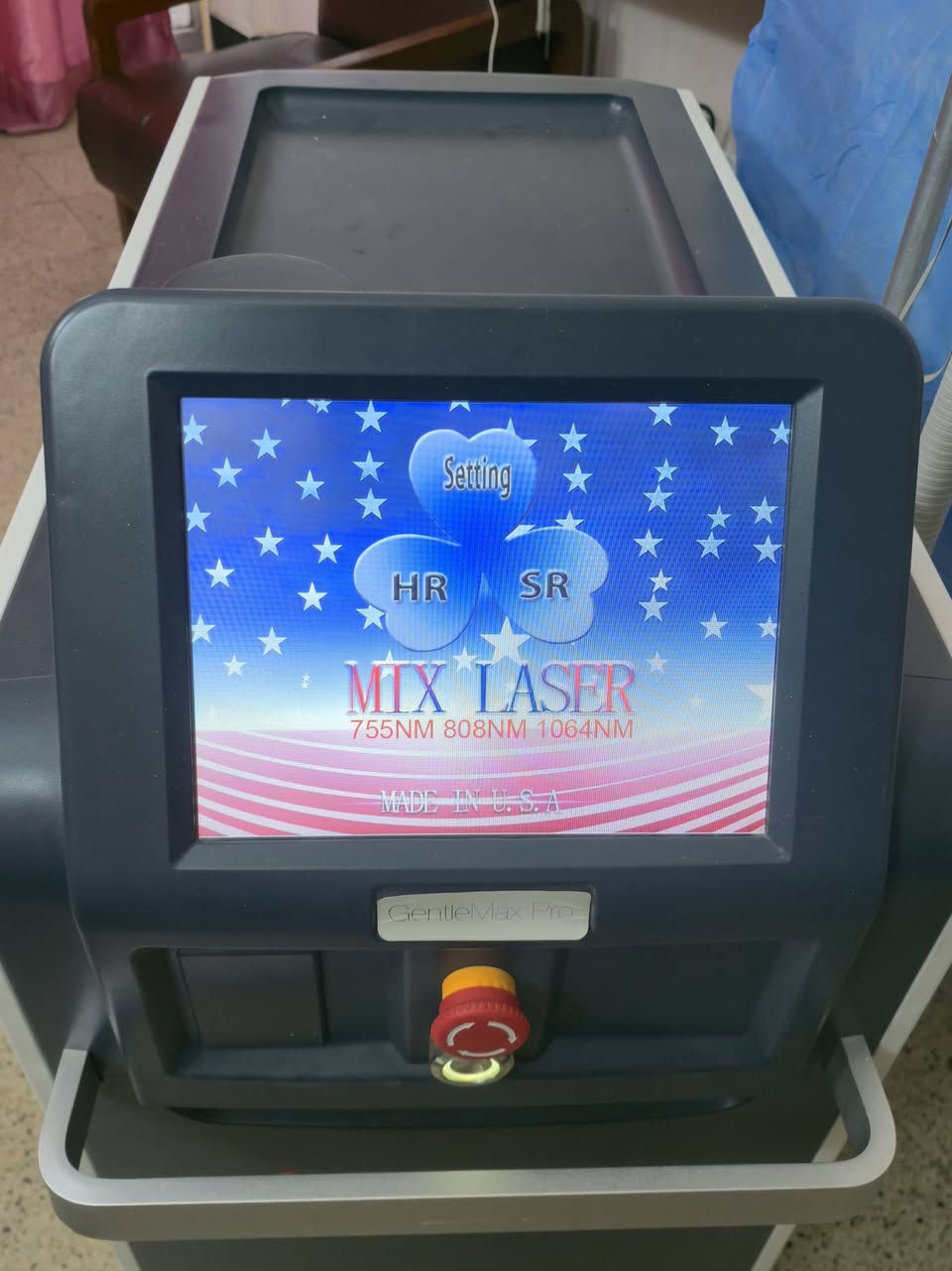 السلام عليكم 

متوفر جهاز ليزر كانديلا جنتل برو ماكس ثلجي للبيع 
استخدامه قليل والجهاز جديد 
وعدد ضربات مفتوح 
المهتم 
***********
