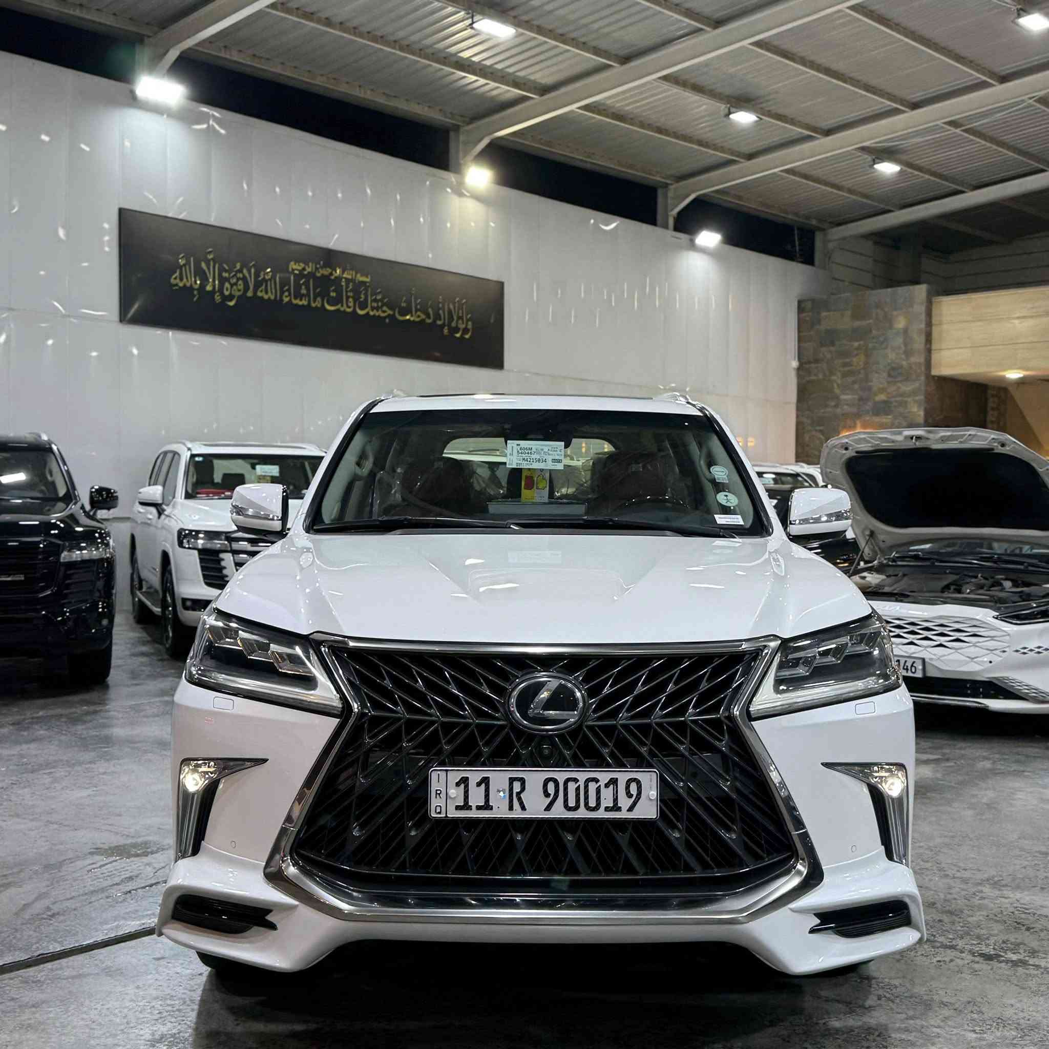 السلام عليكم
لكزز وكاله بريم 

موديل 2017

مكفوله من الصبغ والبارد 

رقم بغداد 

مكان السياره بغداد معارض البياع 

***********
