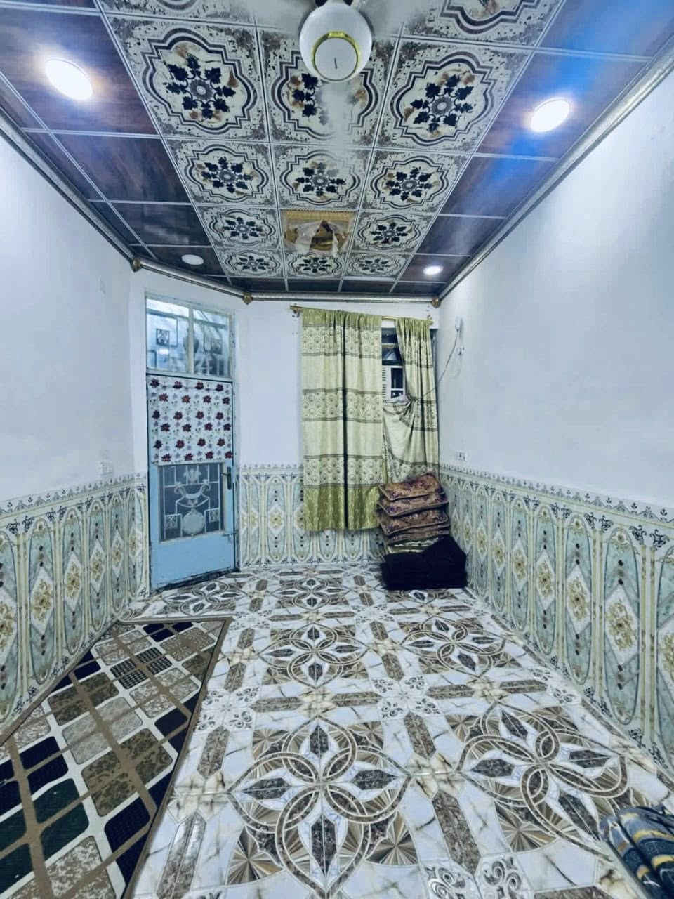 (#أَعَــــــــــــــــــــلَأَنَ)
   ((#مكتــب_شمــس_الباحــث_للعــقارات_السماوة))

عقار للبيع ▪️ في حي الحكم يباع نقد ومبادره اذا ستماره جاهزه

المساحــه ▪️125 m خلف مرطبات فستقه

 يتكون من غرفه نوم   صاله واستقبال  مطبخ ومجمعات صحيه الطابق الثاني عباره عن صاله ومجمع صحي سنه البناء 2019

لمعرفه السعر  اكتب يالله او تم توصلك كل التفاصيل 

#حاب_تعرض_عقارك_كل_ماعليك_مراسلتنا_على.          _الخاص_أو الأتصل_على_أرقام_المكتب https://www.facebook.com/shamsalbhith?mibextid=LQQJ4d

     شمس الباحث للعقارات السماوة 
                      
                  ***********      ***********

(🌹#شعارنا_الأمانة_والثقه_والأخلاص_في_العمل🌹)
