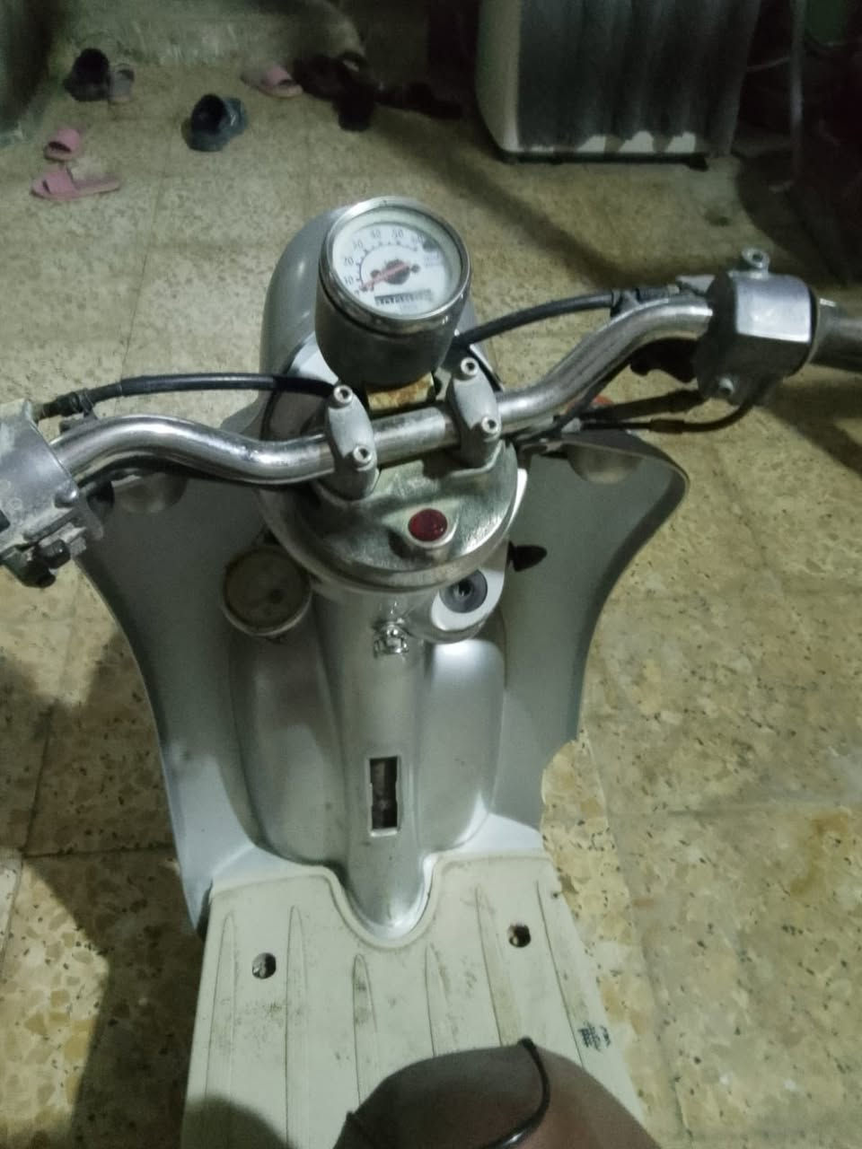 السلام عليكم ، دراجه عبد الحليم سرعه ٦٠ الدراجه ميحتاج احجي عنها مكفوله من كلشي اي نقص مابيها كهربائيات هورن عينه كلشي شغال مابيها اي نقص ومكينتها مابيها شي مامفتوحه دراجه خير من الله سعرها ٢٧٥ وبيها مجال 
في البصره قضاء شط العرب رقم ***********
