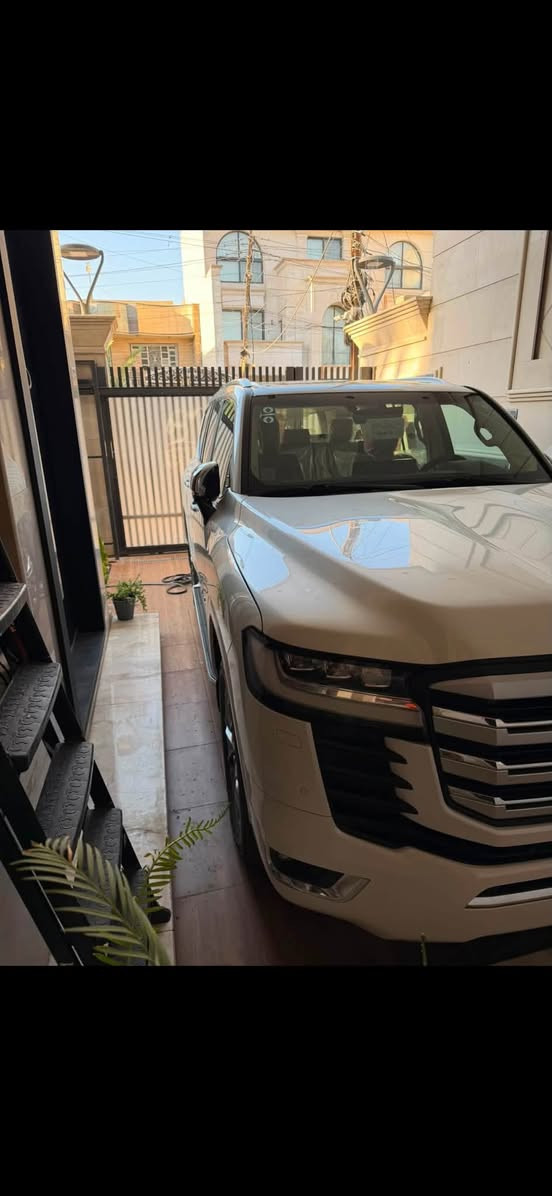 لاند كروز  مديل 2023 VX   TWIN TURBO سياره نضيفه ومكفوله محرك 6 سلندر توين تيربو للعلم السياره VX سياره تجي فول معروفه مواصفات لاندكروز الVX 
ماشيه  54 الف 
عنواني بغداد البلديات

السعر: 705 للمعلومة سعرها سبع دفاتر و500دولار وبيه مجال

لل استفسار : ***********
