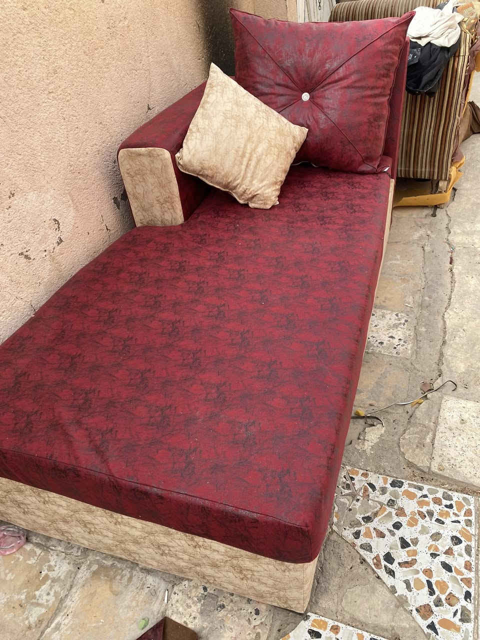 *سلام عليكم 🫡 
*دوشمة الطائي .
*لتصليح جميع القنفات التركي والعراقي 
*جميع  موديلات القماش والأوان موجوده 
*تبديل  يده إذا ماعجبتك موديله 
*تغير موديل التخم إلى حديث 
* أضافه سفنج خشب 
*أضافه رجلين حسب الطلب ##@
* ⁠توصيل  مجاني يمنه ناخذه ونرجعه 
* ⁠وتساب  فقط 

***********
