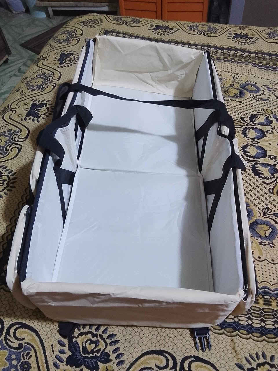 حقيبة حمل طفل جديدة للبيع السعر 10 المكان بغداد للاستفسار الاتصال على الرقم *********** غير متواجد على الفيس بغداد, العراق
