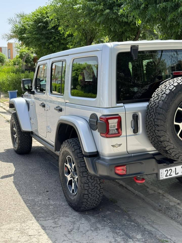 السلام عليكم
جيب رانكلر روبيكون موديل ٢٠٢٢ خليجي وكالة هارلم
محرك ٦ سلندر ٣٦٠٠
رقم اربيل باسمي 
ومعروفة مواصفات الروبيكون 
السعر ٤١ الف دولار
للتواصل ***********
