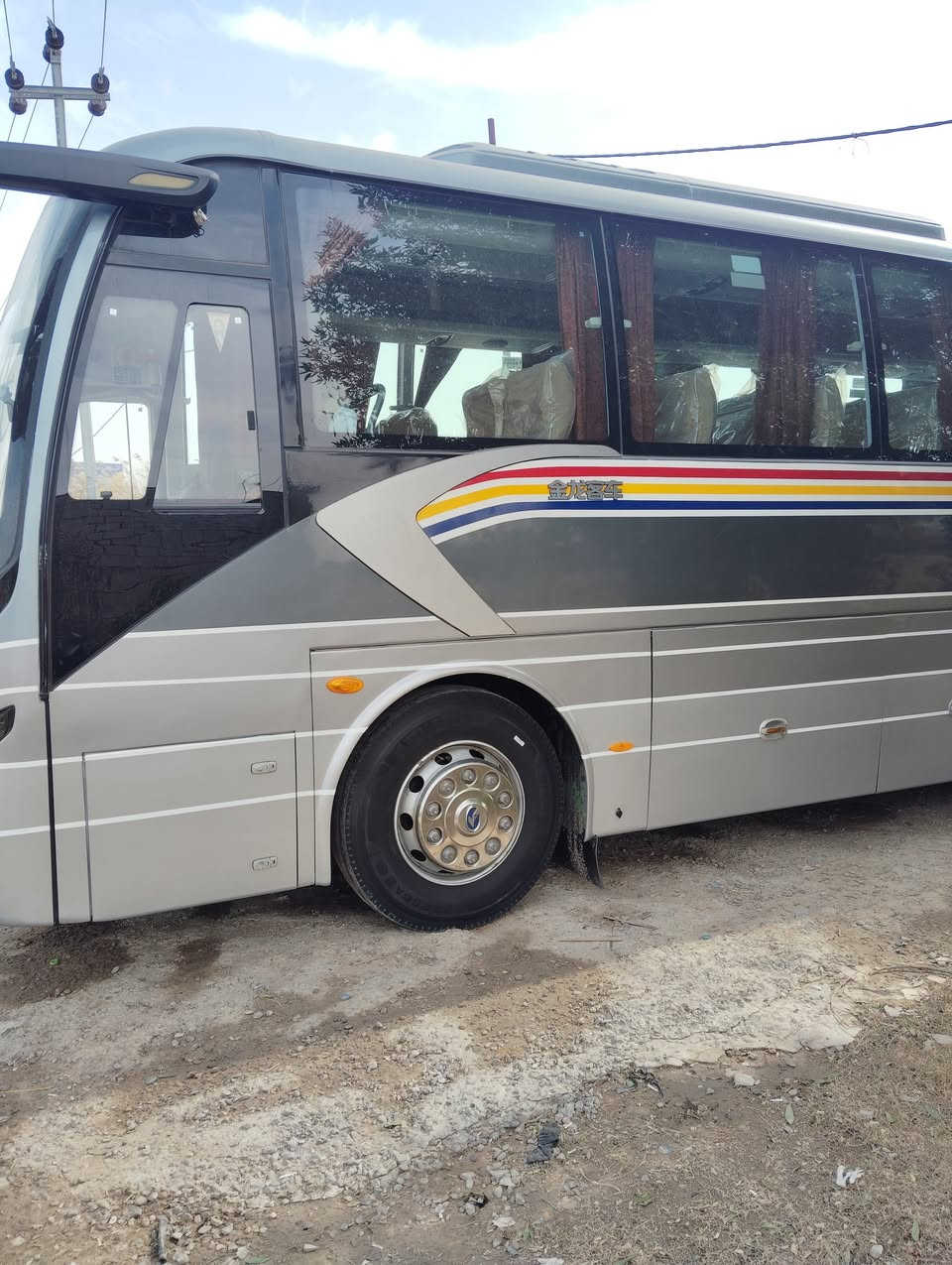 السلام عليكم باص صيني جهزا للعمل تاير ومكينه وتبريد دوشمه وبردات وحداديه 2018 الاتصال***********
