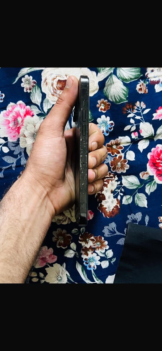 السلام عليكم
ايفون pro max 14 مبدل بطاريه وشاشه نوعية كلش حلوه ذاكرة 128 فطر بالشاشه ميبين وممأثر عاللمس وفطر بالضهر نفس مموضح
بالصور السعر 500
