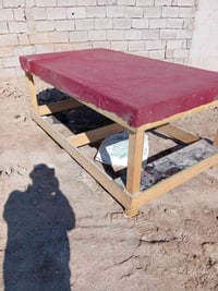 ميز • ٢٢٠×١٢٠