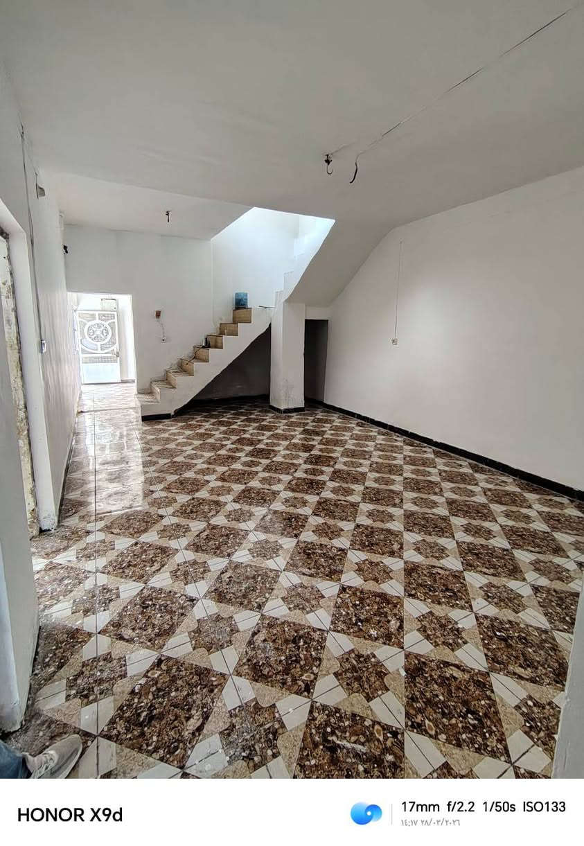 #اعلان
🏠دارللبيع ..... 

⭕العنوان:التقيه الثالثه مقابيل ساحه التوديع قرب الملعب الخماسي ..... 

⭕موقع مميز _
____
🌿زراعي سند25
🌿 معامله التطويب كامله 
🌿طابق واحد
♦️المساحة :200م
----------------
تفاصيل الدار 🏠

🌿غرف نوم عدد2💯
🌿صالة 
🌿مطبخ 
🌿استقبال 
🌿مجمع صحي
للأستفسار ألاتصال 
***********
. 
***********
