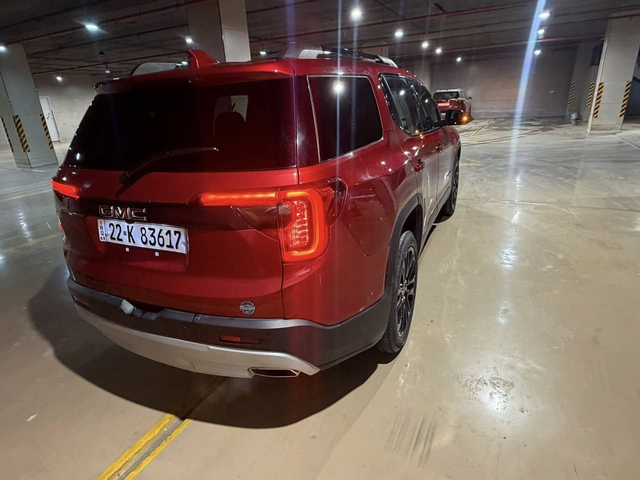 جي ام سي اكاديا 2023 SLT
(جميع الايرباكات سليمه) 

ترقيم اربيل جديد  

فول مواصفات عدا الفتحة  

 (شواصي ولغود مكفوله وجميع الايرباكات سليمه  )  بيها قبع جنطه فقط  

المواصفات :

‎٧ راكب - ٣ قطع تبريد - 

- كشنات جلد - تشغيل عن بعد.    كشنات خزن ميموري 

- نقاط عمياء - رادارات امامي خلفي جانبي - 

صندوق كهرباء ( ويفتح بالرجل ايضا ) - سستم صوت (bose) - داتا شو - تدفئة كشنات - كشنات كهرباء تبريد كشنات

‎تحديد مسار - حساسات امامي وخلفي - اوتو ستوب - توقف ذاتي عند الاقتراب من السيارات - قفل تلقائي - مراية تعتيم ذاتي + اشاير  - سايد بريك بصمة - فول تحكمات ستيرن - اضاءة العالي اوتو - منظومة زنون بلادي -اربع وضعيات قياده    

‎وبعد بيها هواااي مواصفات

محرك ٢٠٠٠ توربو (اقتصادي وسريع)

ماشية 20 الف  

‏‎السيارة جديدة بمعنى الكلمة وبالواقع بعد احلى وجاهزة 

بدون اي نقص وكل التفاصيل مذكورة بالكامل 

مكاني بغداد

اي استفسار هذا رقمي 

***********  بي واتس اب
