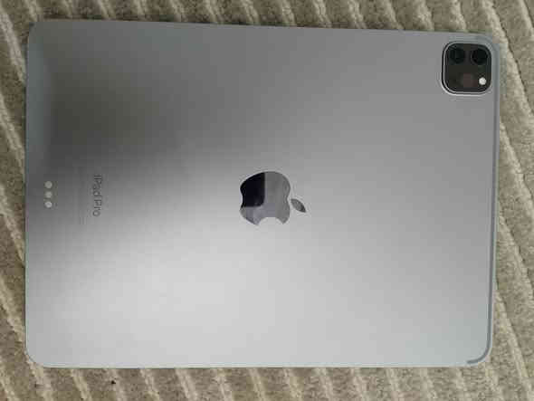 سلام عليكم مره خصت صحب كروب ايباد m2 ذاكره ٢٥٦ بقان بغداد مدينه صدر سعر ٦٠٠ قفل متواجد وتساب *********** غراضه ويه كامله
