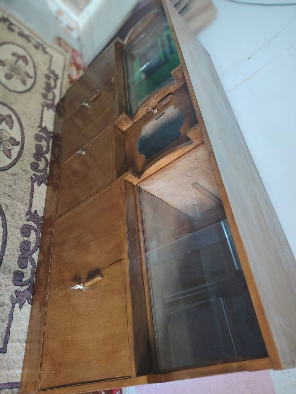 بوفية طول مترين وربع صاج سعر 90 قفل بدون عملة مكاني مسيب حي العسكري ***********
