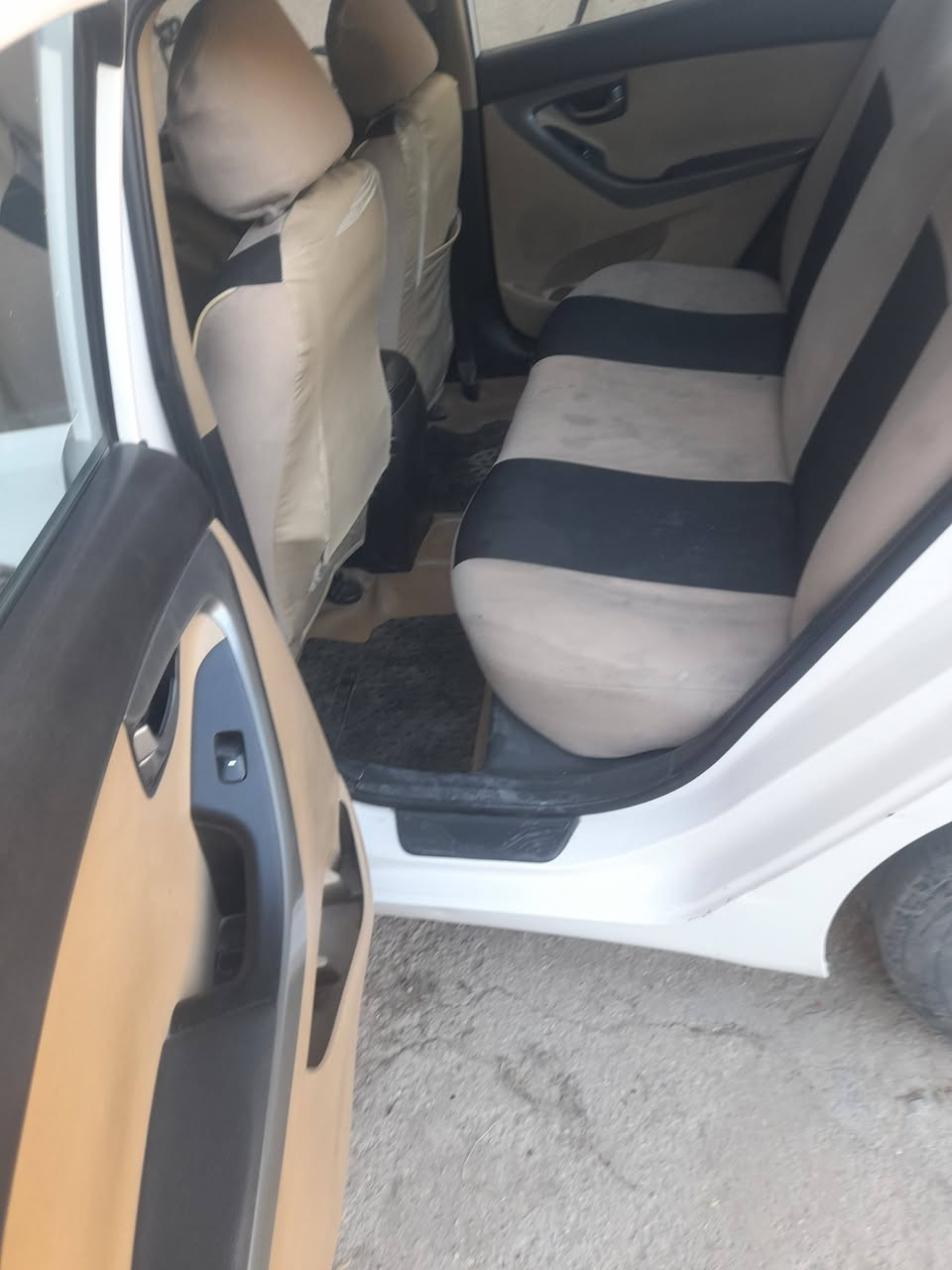 النترا ٢٠١٣ نظيفه مثل ما مبين بلصور جاهزه وخير من الله السعر ١١٠ وبيه مجال ***********المكان بغداد جسر ديالى
