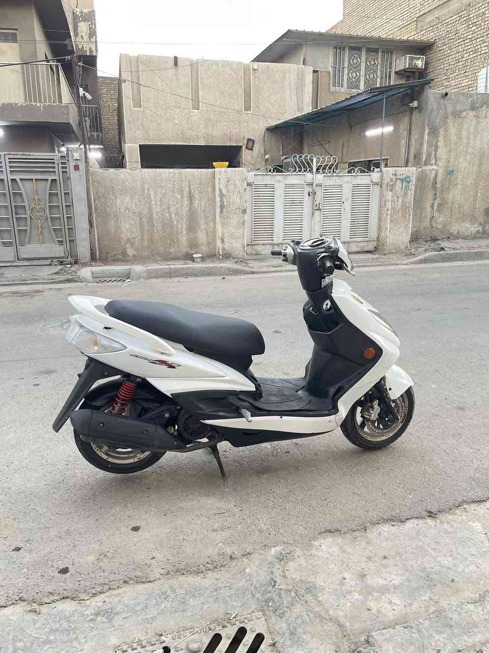 السلام عليكم دراجه سكنس فحل خير من الله طلاعات الدراجه خطين الدراجه اكلجات رياضي قويات كلش شلعه ومعدل حلوه ونضيفه طاك بيهة جبنه للبيع او المراوس حسب القناعه مكاني بغداد حي القاهره السعر ٦٠٠ رقمي ***********
