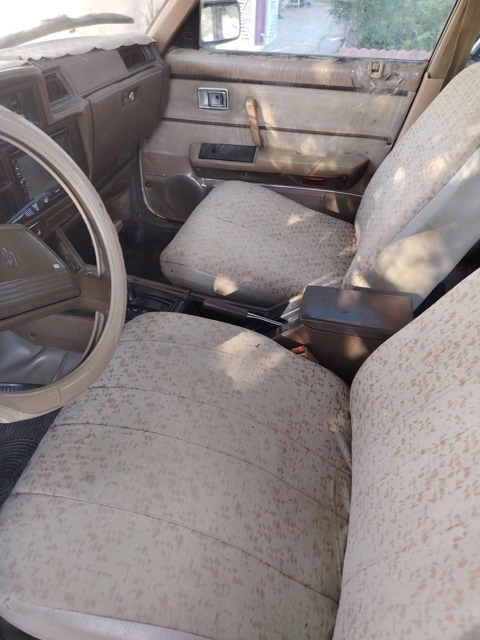 السلام عليكم
سوبر 82 بلاديه بدون ضربه بدون صبغ ماعدا شبر بخشم البنيد محرك جديد گير اوتوماتك تخم تاير تبريد ممتاز سنويه  باسمي تحويل مباشر موجوده في ديالى ناحية الوجيهية

***********

السعر 50 ورقة وبيها مجال بسيط
