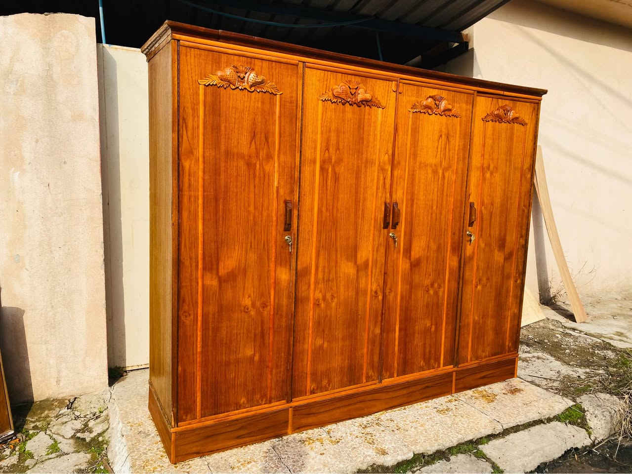 قنصور اربع ابواب نظيف جدا السعر ١٦٠ للاستفسار *********** موصل, نينوى
