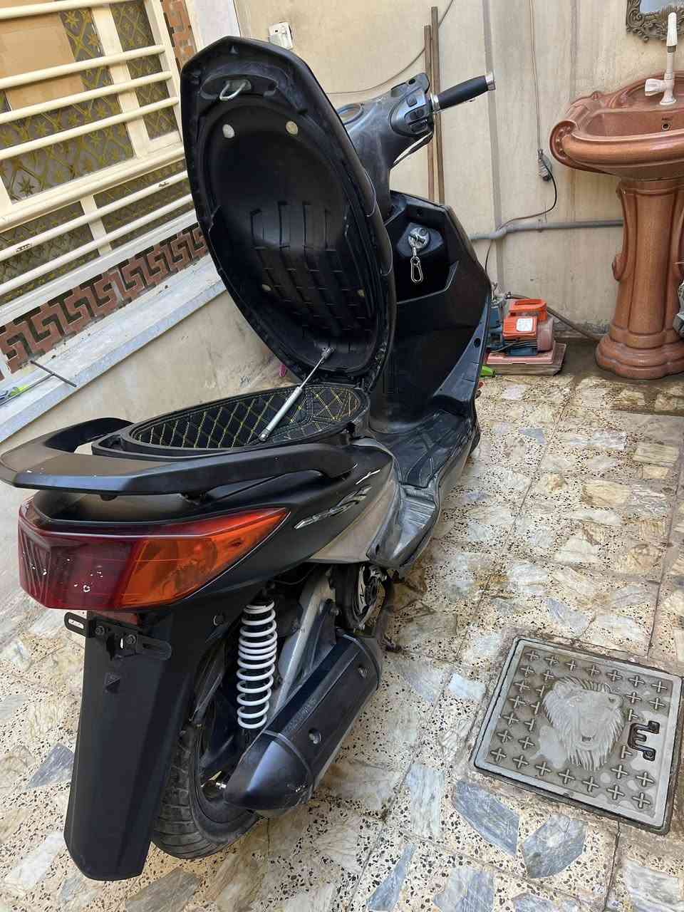 سكنس فحل للبيع دراجة كامله ومكفوله تشغيل سلف وهندر كهرباىيات كلها شغاله مفاتيح ثنين السعر 675 مكاني بغداد المشتل ***********
