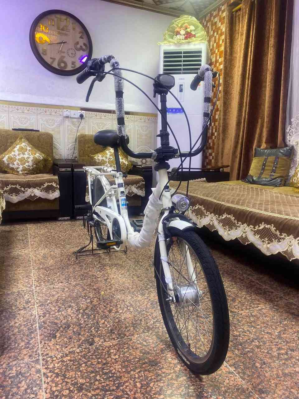 السلام عليكم شباب بايسكل برجستون للبيع
جديد بمعنى الكلمة    عكرب 6 نمر  قفل ستيرن 
مكاني بغداد. رقم الهاتف.  ***********
