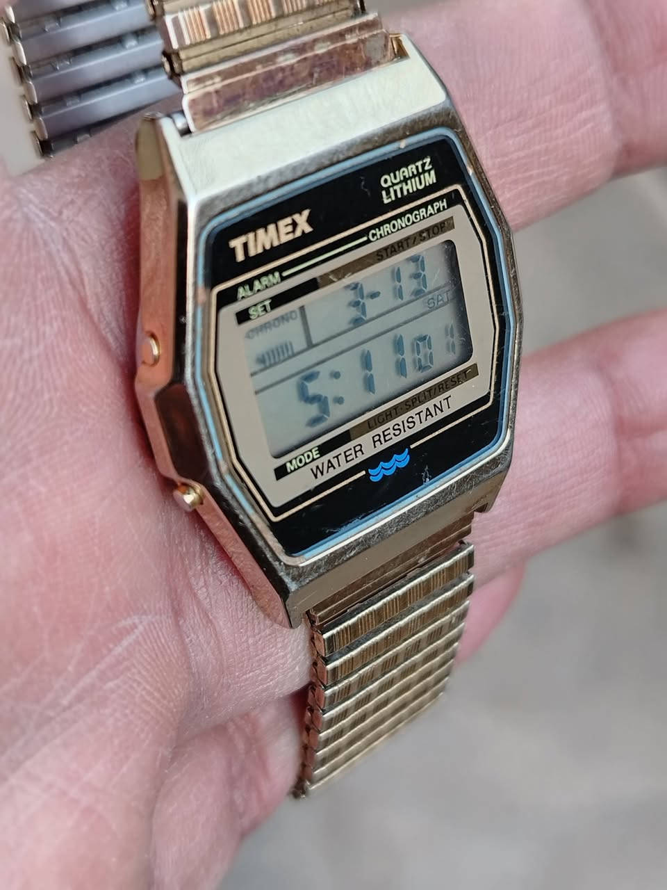 من رخصه الادمن الطيب ساعه إلكتروني ماركه تايمكس كرونغراف كامل الاعدادات إنتاج القديم 1980 ناصيه وجميله قطر كبير  نظافه عاليه مهتم يراسلني خاص ويدلل سعر طيب كلش وتحياتي للجميع وجمعه مباركه


**إذا كنت صاحب هذا الإعلان وتريد حذفه لأي سبب، رجاءا أرسل رسالة إلى الدعم الفني**