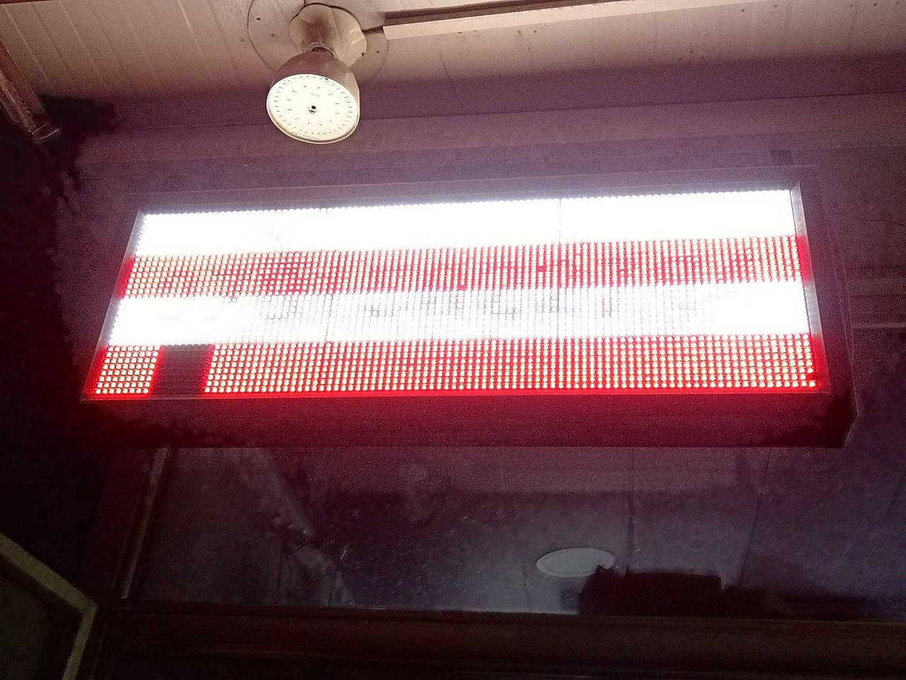 السلام عليكم عندي هاي العارضه  مثل ما موضح بالصوره بيها بلوكه طافيه  رايديها ب٧٥ الي ياخذها يكدر يغير الي يريد يكتبه مكاني بابل متوفر توصيل


**إذا كنت صاحب هذا الإعلان وتريد حذفه لأي سبب، رجاءا أرسل رسالة إلى الدعم الفني**