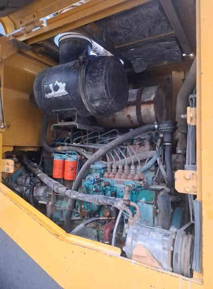 سلام عليكم شفل موديل ٢٠١٣ صيني حجم ٤٦ ايلجي مكفوله تخم تاير وبسمي وسنويه جديد رقم ميسان المكينه على وضع الشركه  السعر ٢٩٠ وبي مجال لطيبين رقم الهاتف  مكلف بل منشور الاتصال على الرقم صاحبه ***********
