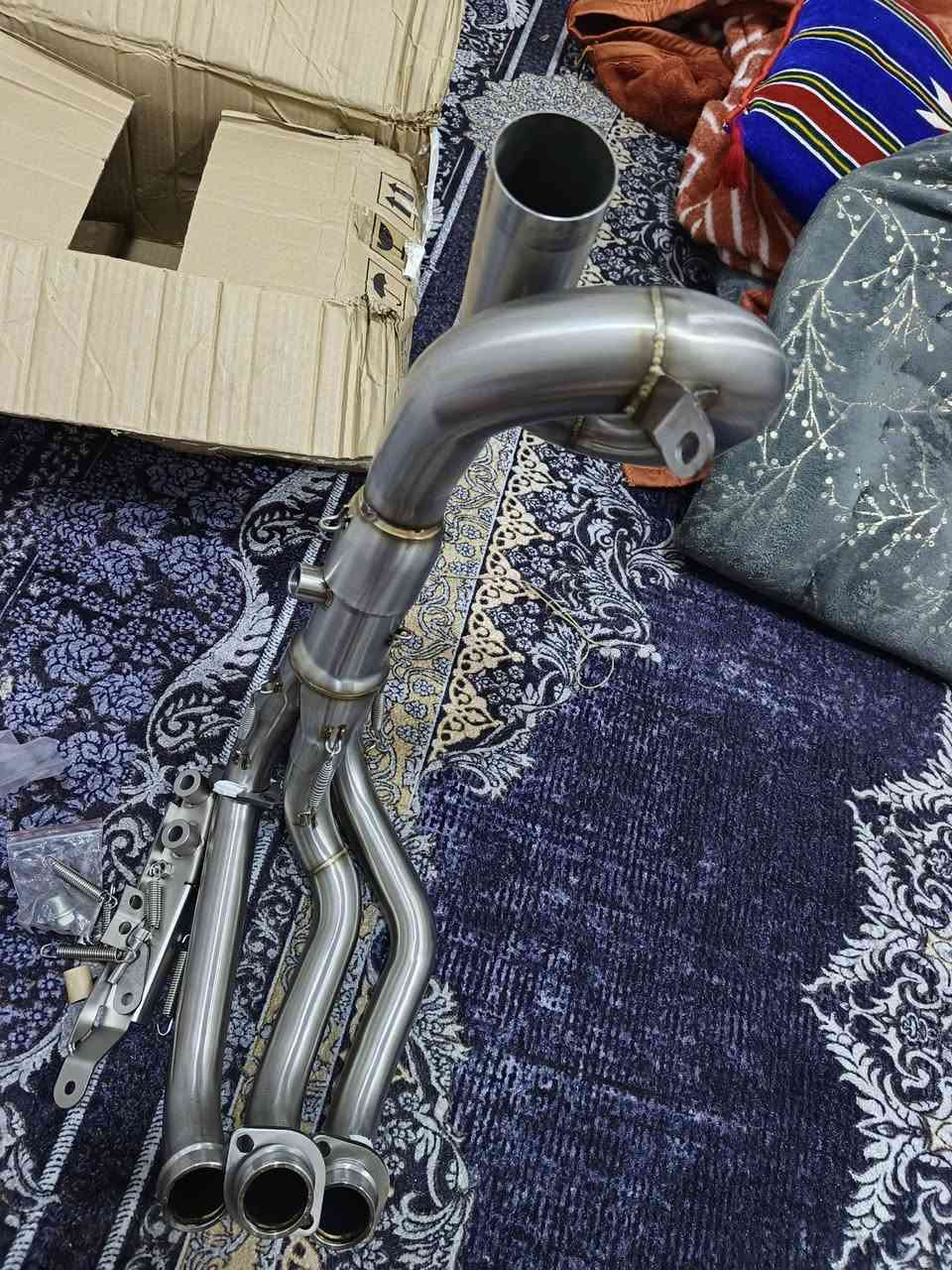 صالنصة بهذا الشكل جديدة بالباكيت هي وغراضها كاملة قيم باليرضي الله وبالعافية
واتساب ***********
