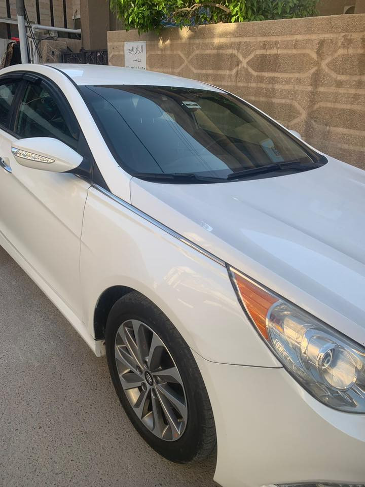 سوناتا موديل 2014 
بصمة فول ما عدا الفتحة
امريكي تدفئة بل كشنات
كرسي كهرباء
تحكم ستيرن وشفتات بل ستيرن
بيهة فقط درايم شفت والبقية مكفولة

0770 262 1175
