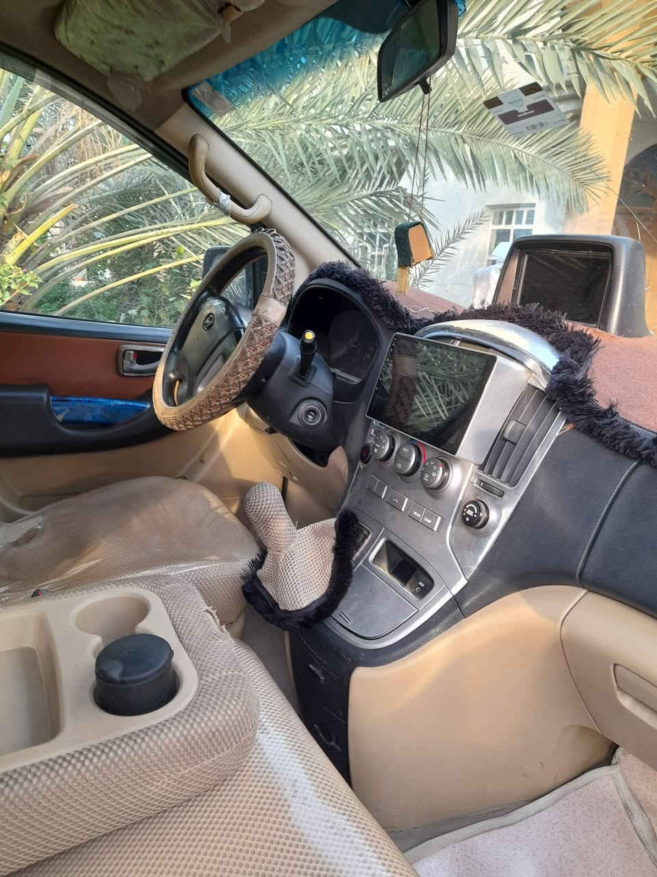 ستاركس موديل ٢٠١٠ 
سياره جاهزه من كلشي بيها طخه شويه بلباب موضحه بلصوره مكينه بيها تبخير  وبدون تنقيص
مكان السياره ديالى 
للإستفسار ع الرقم ***********
