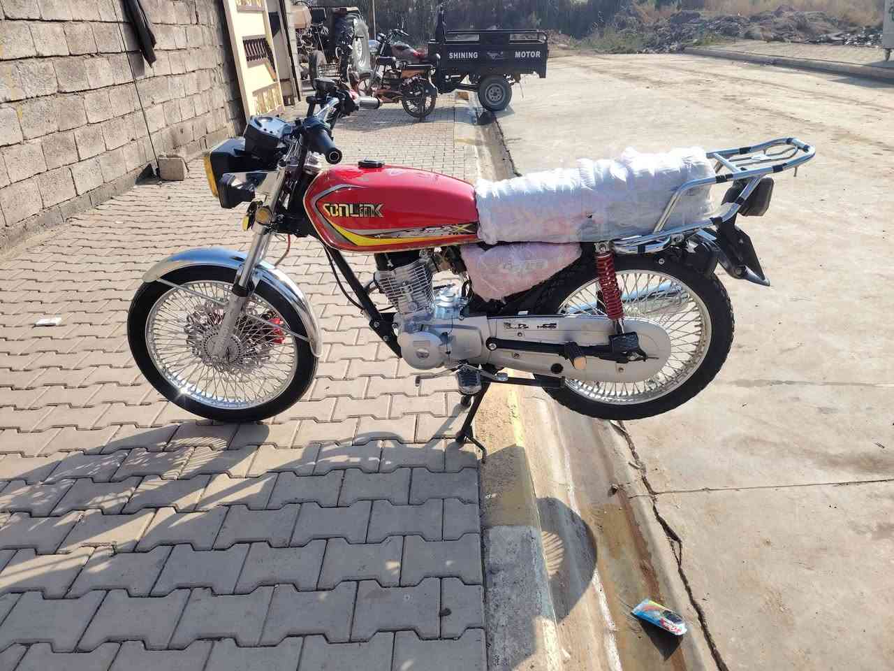 سلام عليكم للبيع موديل 25 //4كير كلو شرك  اي عيب ما بيه منفيس مجود السعر 650 وبيع مجال 
***********
