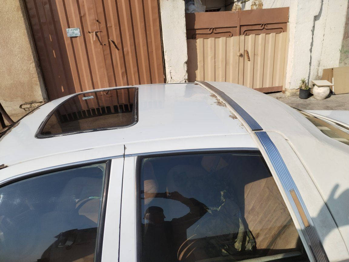 السلام عليكم دولفين مجول موديل 1994 Ltz
فتحه وربع جلد تخم تاير 
حداديه جيده
كير جيد 
مكينه بيهه خيط بخار 
كهربائيات ممتازه
رقم بغداد تحويل مباشر 
*********** هاذه رقمي 
رايدهه 45 وبيهه مجال 
مكاني كربلاء
