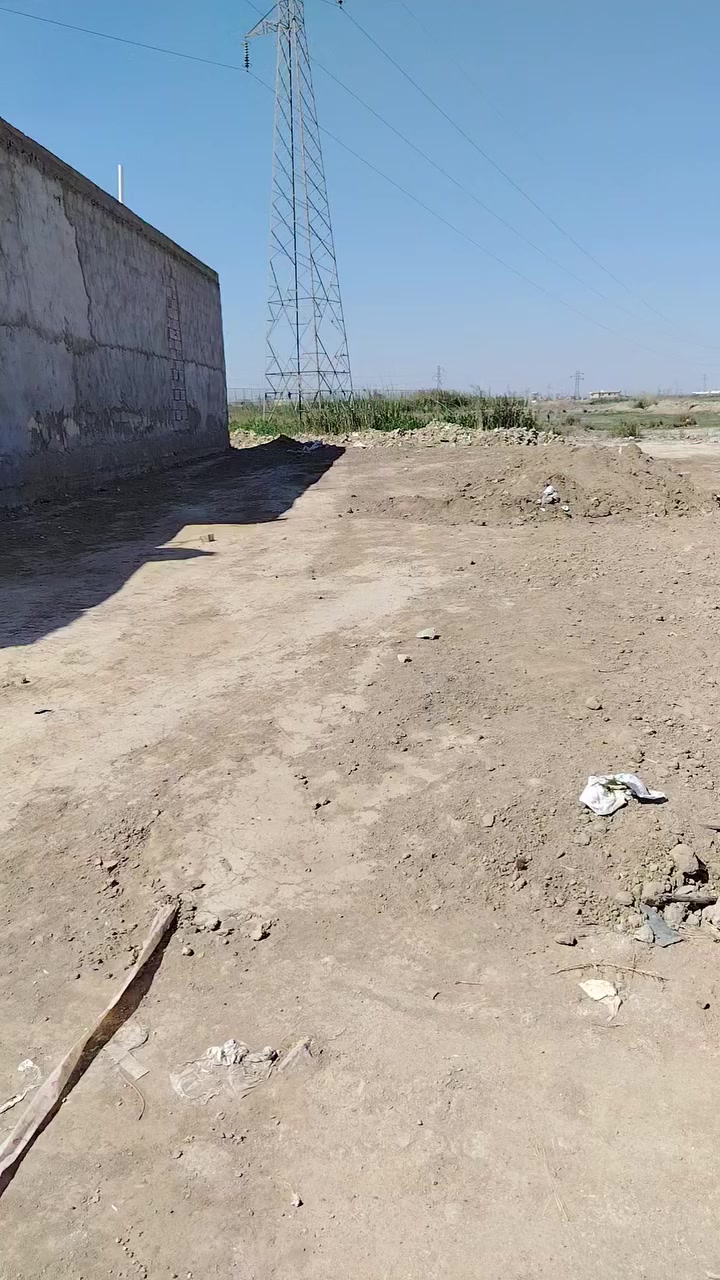 سلام عليكم قطعة أرض بحي سعود أول فرع منطقة مخدومه ماي ومجاري كهرباء مشمولة بطابو سعر مناسب مساحة ١٦٠ متر   0786 589 3472
