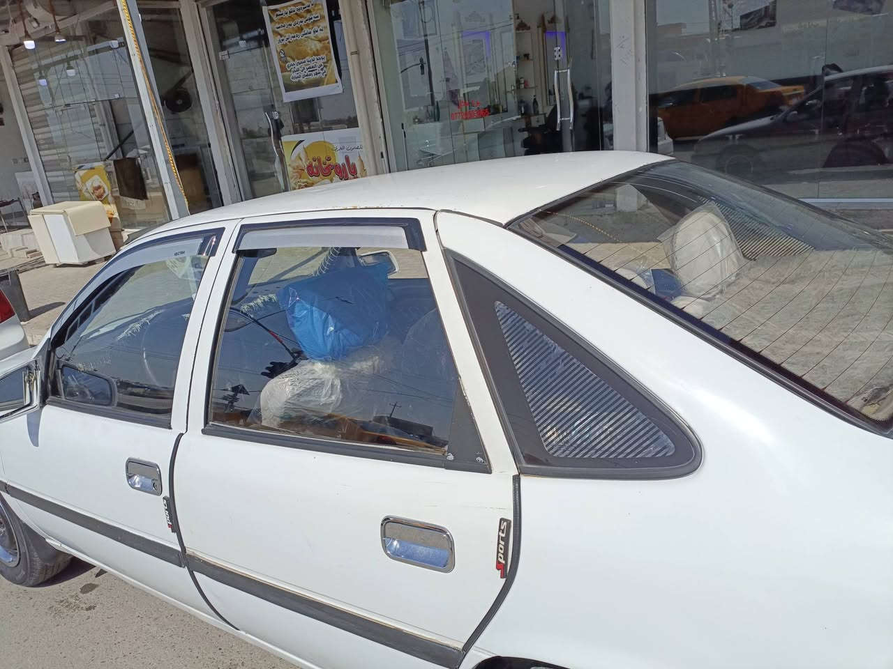 اوبل فكتر أ موديل ١٩٩٤ رقم و سنويه و هزة و فحص جديد حتا ٢٠٢٩ ب شرط تحويل باسمي. صبغ بيلادي  هلا لات مصالح. اربع سمعات جديد اربع ويل طايه جديد. اتوماتيك محرك ٢٠ . . ب شرط. كير و مكينه. كؤبؤن بنزين موجود  . رقم مووبايل ***********. مكان كركووك . سعر ٥٠ و بهامةجال
