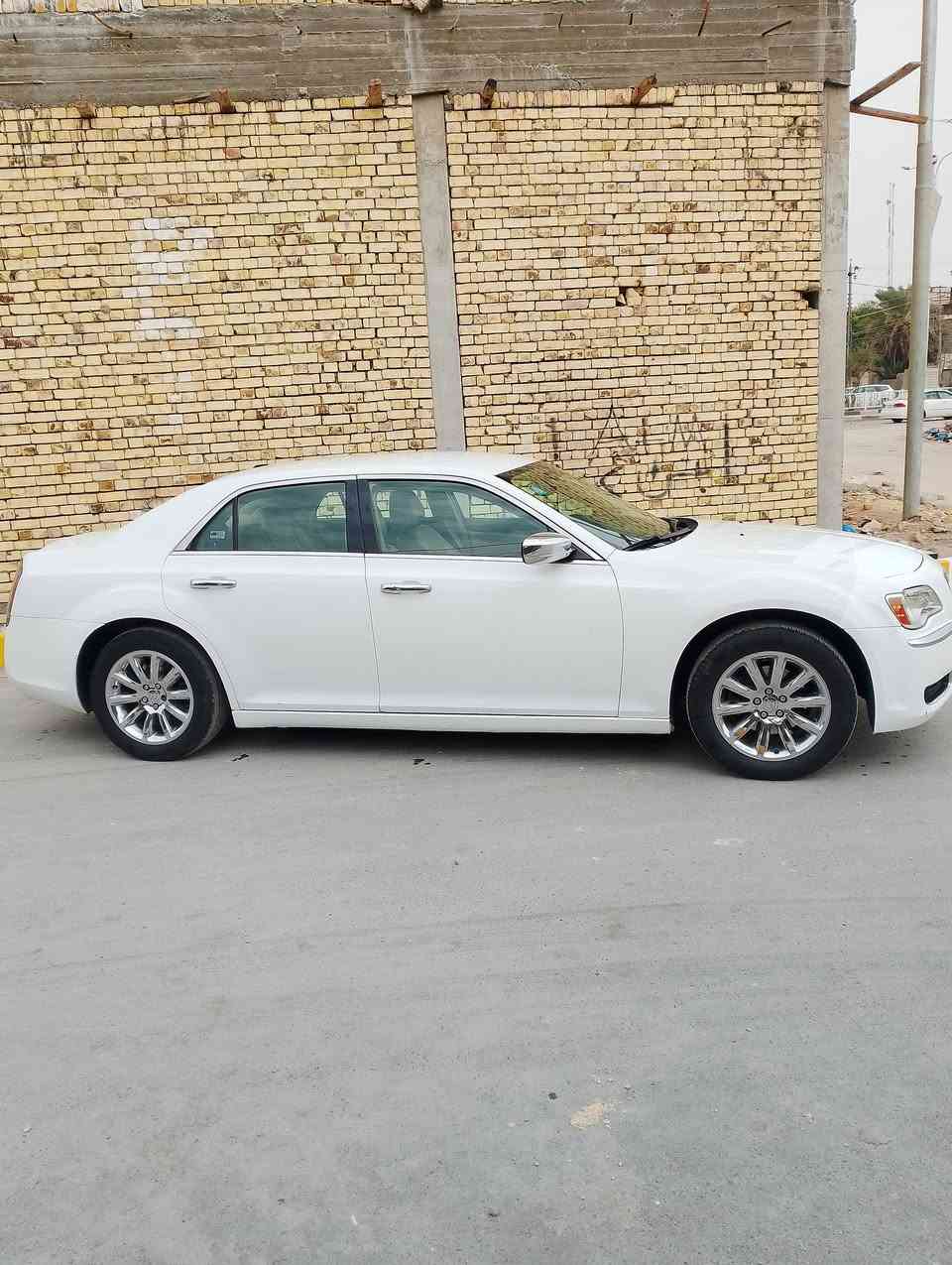 السلام عليكم اوبامه 13سياره كفاله داخله وبالعراق بدلت جاملغ لامامي سياره جاهزه كل نقص مابيه رقم بصره بسمي السعر 178 رقم ***********
