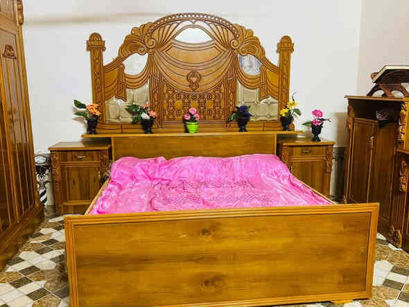 غرفه نوم عراقيه حطاطه صاج درجة اولى كبس فصال ثابت نجار حصيبه شرط مال الديره 5ملم نضافه فول السعر مليون و500بي مجال العنوان الرمانه البعبيد الاتصال 
***********
