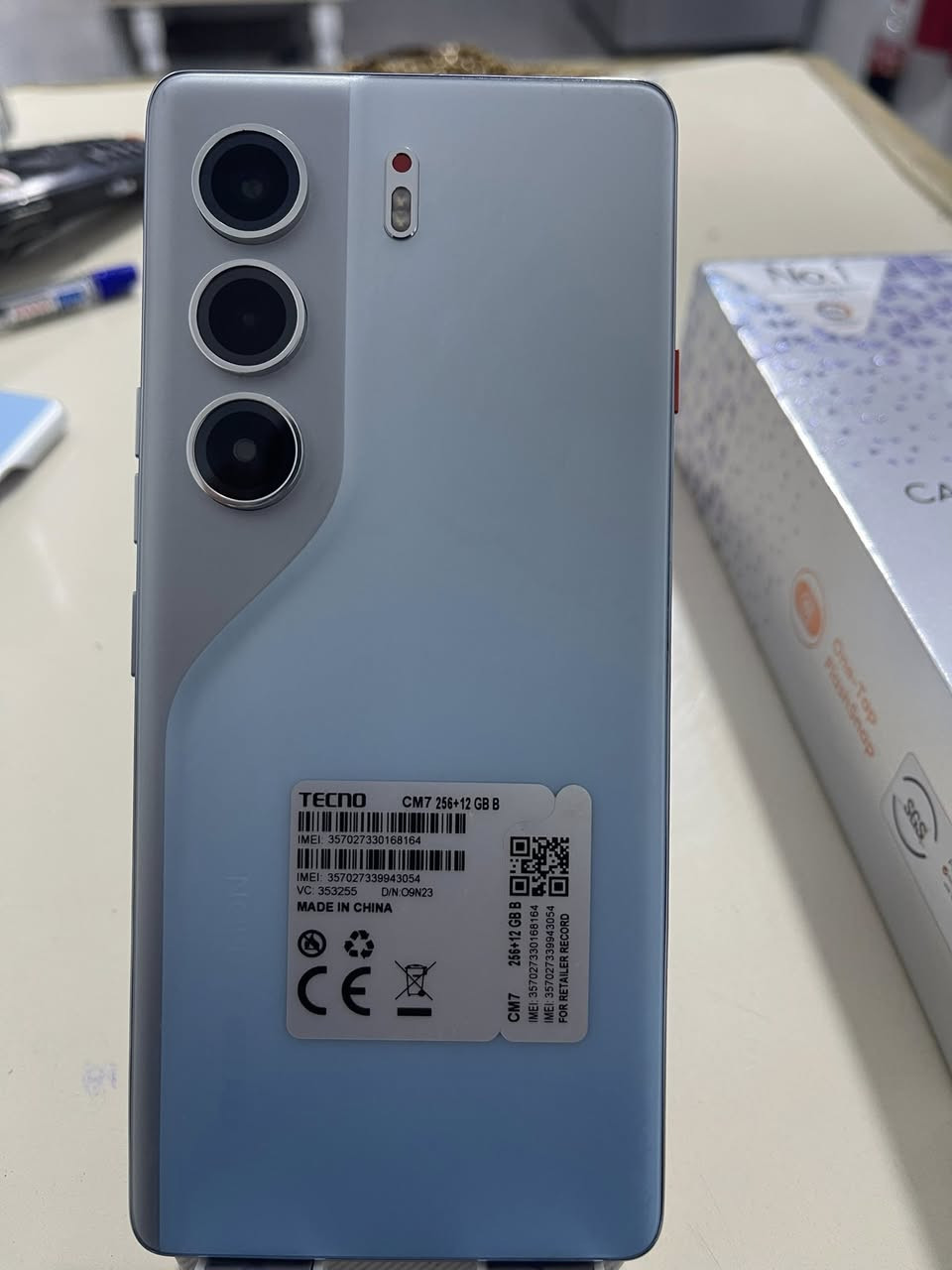 عندي هاذه موبايل لبيع جديد مامستعمل ذكره 256رام 12 
جديد البراح فتحته شراي اتصال ***********
