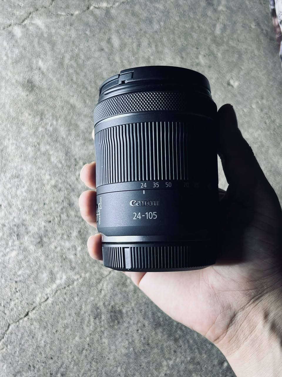 Canon EOS RP + RF 24-105mm IS STM

للبيع كاميرا Canon EOS RP فول فريم مع عدسة Canon RF 24-105mm IS STM.

الحالة: ممتازة جداً ونظيفة.
عدد الشترات قليل جداً.
الكاميرا خالية من الأعطال أو المشاكل.
مع البطارية الأصلية، الشاحن الأصلي، الكارتون وجميع الإكسسوارات الأصلية.

مناسبة للتصوير الفوتوغرافي والفيديو وصناعة المحتوى.

السعر: 750 دولار قابل للتفاوض بالمعقول.

للاستفسار أو طلب صور إضافية يرجى التواصل على الخاص


**إذا كنت صاحب هذا الإعلان وتريد حذفه لأي سبب، رجاءا أرسل رسالة إلى الدعم الفني**