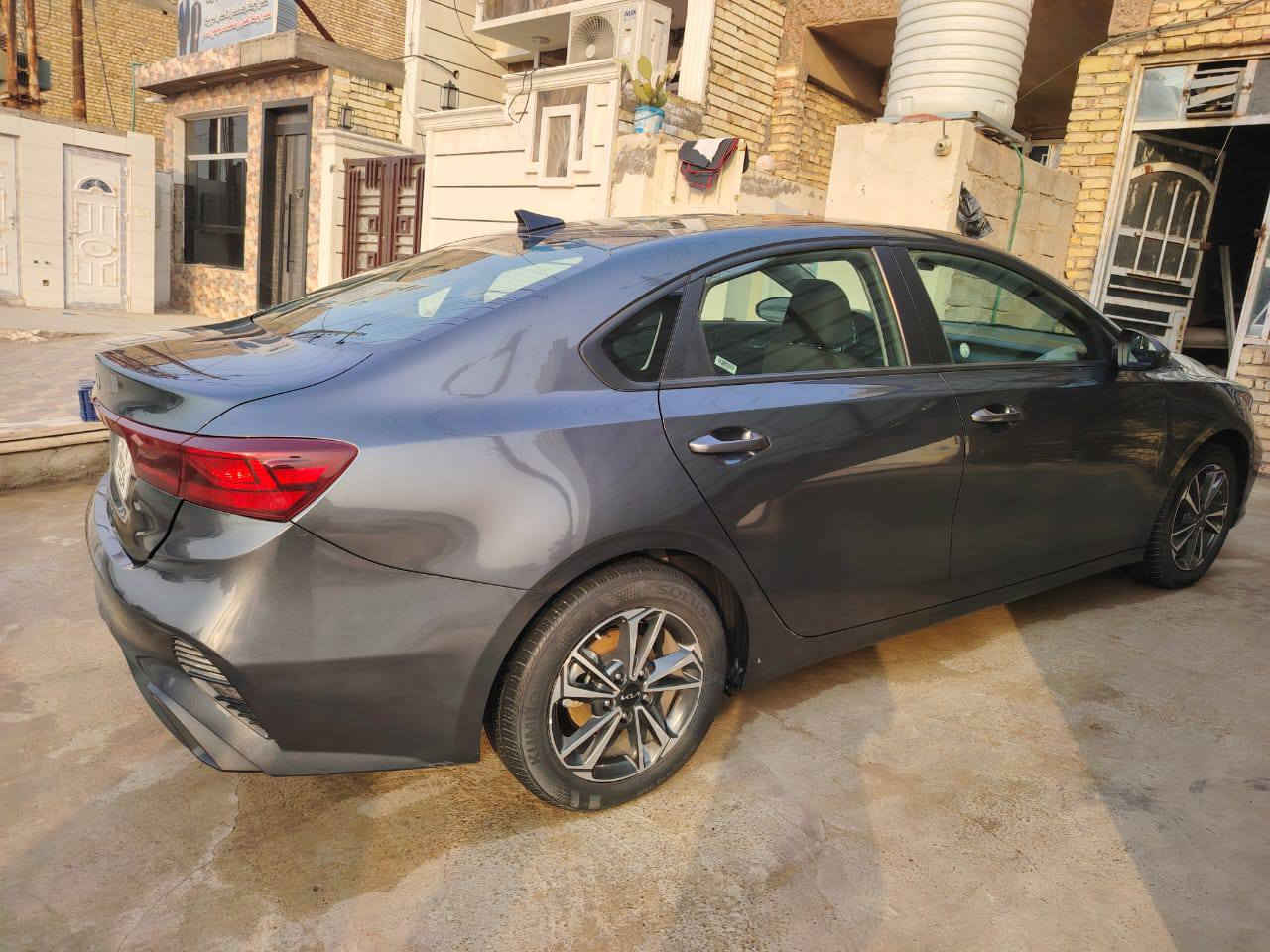 السلام عليكم سيارة فورتي 2024 اللون فيلي حادث نص دعامية كما موضح بالصورة رقم انگليزي ايرباك شغال 
للاستفسار الاتصال على الرقم ***********
