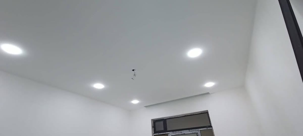 سلام عليكم احد أعمالنا بديكورات جبس بورد بأسعار مناسبة شغل درجه اولى تسليم مهندس ***********
والسقوف الثانويه 📍 
2_تغليف جدران بلاستك +ورق جدران✅
3_بديل رخام ⬛ +بديل خشب ⬜
5_ديكور بلازما 🔳
6_سحبات بورك🔲
8_اصباغ (المنازل +المباني) ⚪⚫
