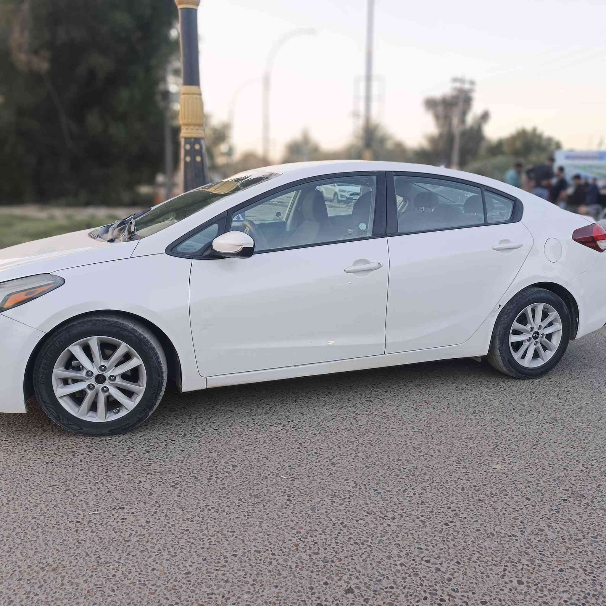 فورتي موديل2017 امريكي حلوه السياره
كير مكينه تبريد تدفه كفاله بيهه رشات صبغ
محركهه 2000 احله من الصور مداور مباشر 
مكاني كربلا بل حر سعرهه 105وبيهه مجال بصيط
***********
