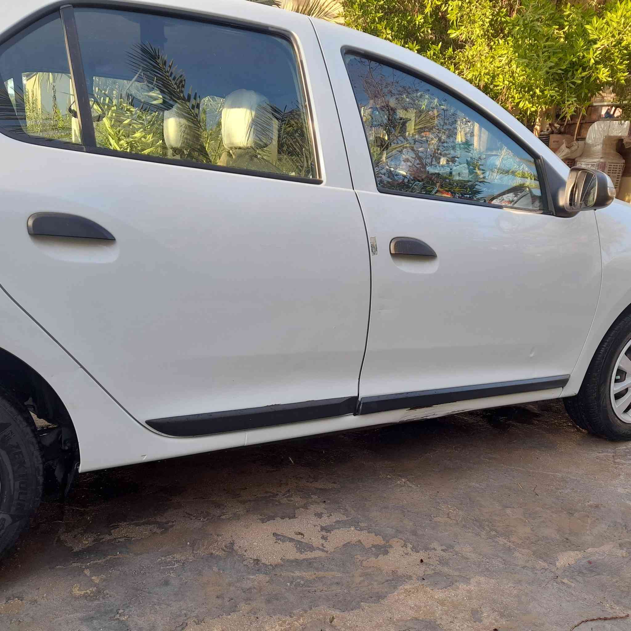 السلام عليكم رينو سمبل ٢٠١٩ ماشيه فوك ال١٠٠ باسمي رقم كربلاء انكليزي سعرهه ٨٥ وبيهه جاهزه من كل النواحي والحمدلله مكاني كربلاء ***********
