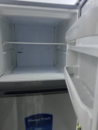 ثلاجة • ٢١ قدم • ما بيها ضرر