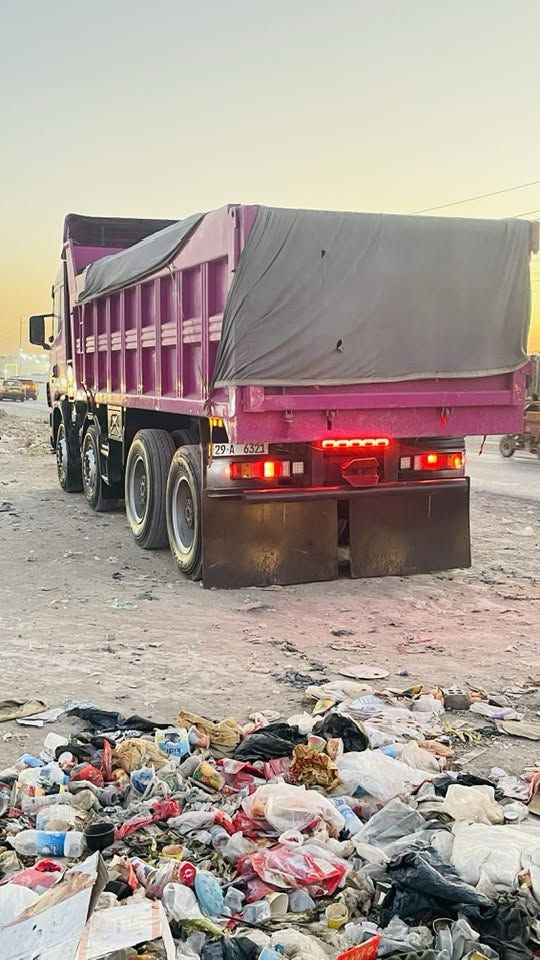 بسم الله الرحمن الرحيم 
سكانيه للبيع بومه الفنية رقم واسط بسمي جديد مكينه وكير وشاصي مكفولات عكرب بلادي تخم تاير قماره جديده السياره عليه ئدامه كامله السيارة مكفوله كفاله عامه
 *********** 
***********
